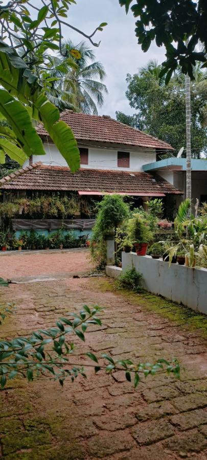 Kenoth Thaliyil Mana, Heritage Homestay Payyannur Bagian luar foto