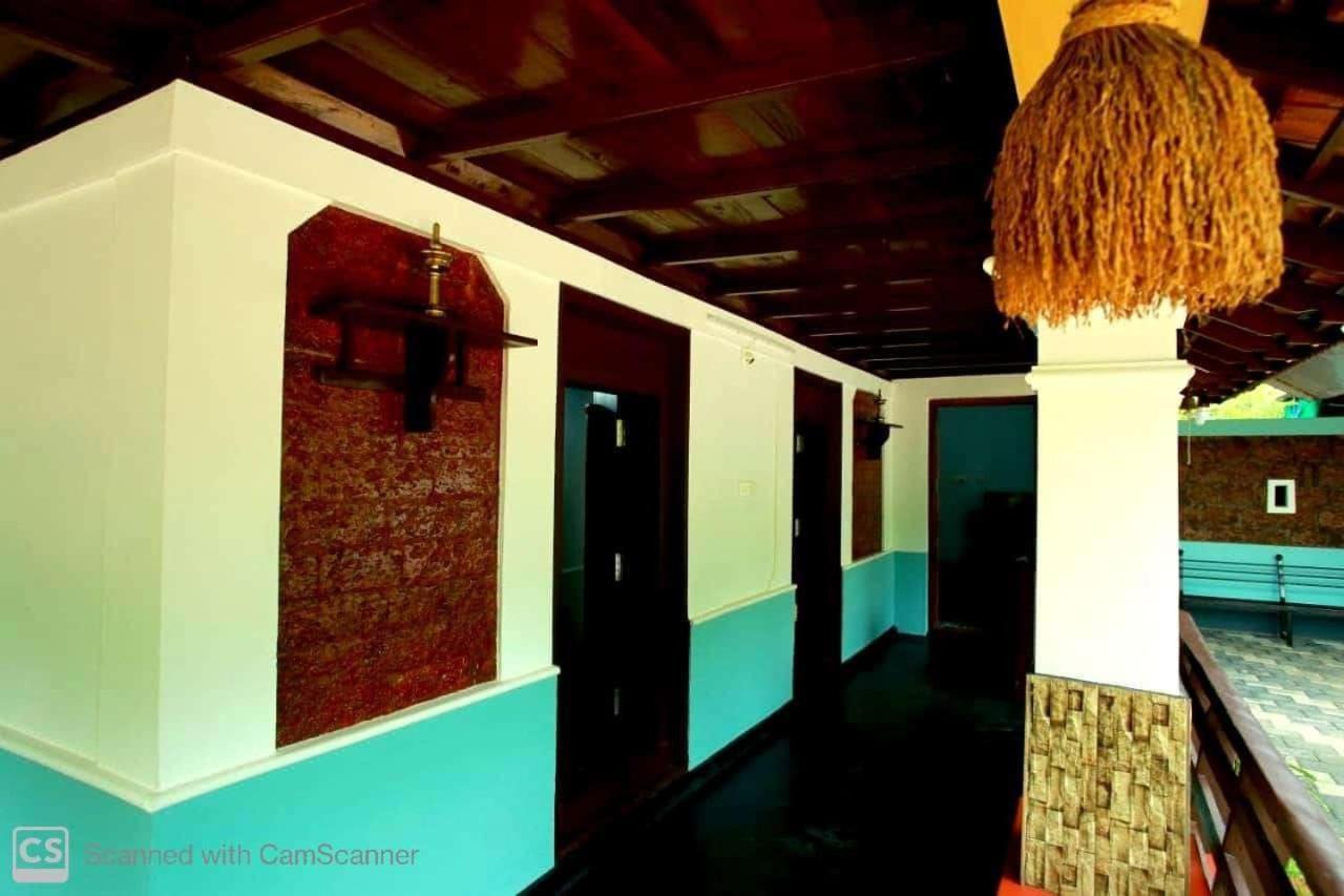 Kenoth Thaliyil Mana, Heritage Homestay Payyannur Bagian luar foto