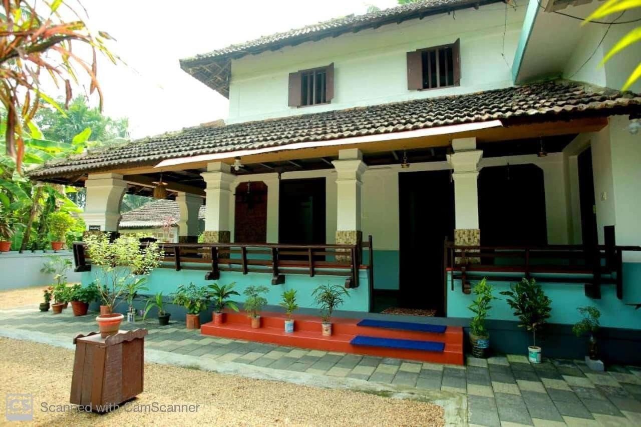Kenoth Thaliyil Mana, Heritage Homestay Payyannur Bagian luar foto
